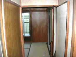 E 邸 Before