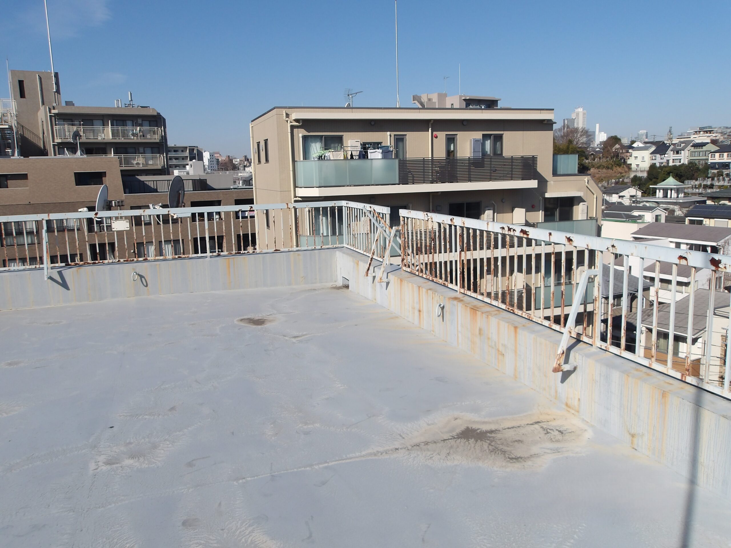 屋根・外装塗装（Kマンション） Before