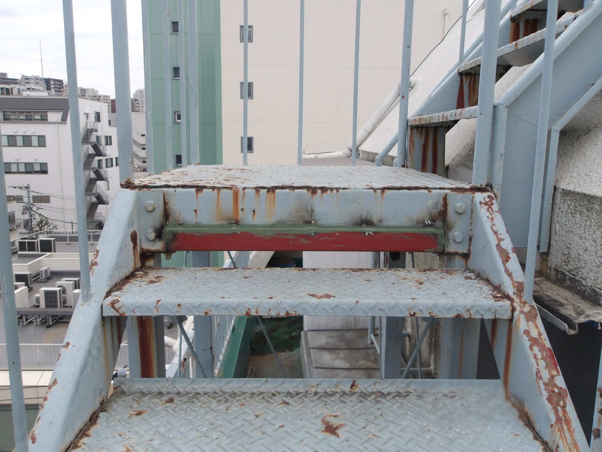 屋根・外装塗装（Kマンション） Before