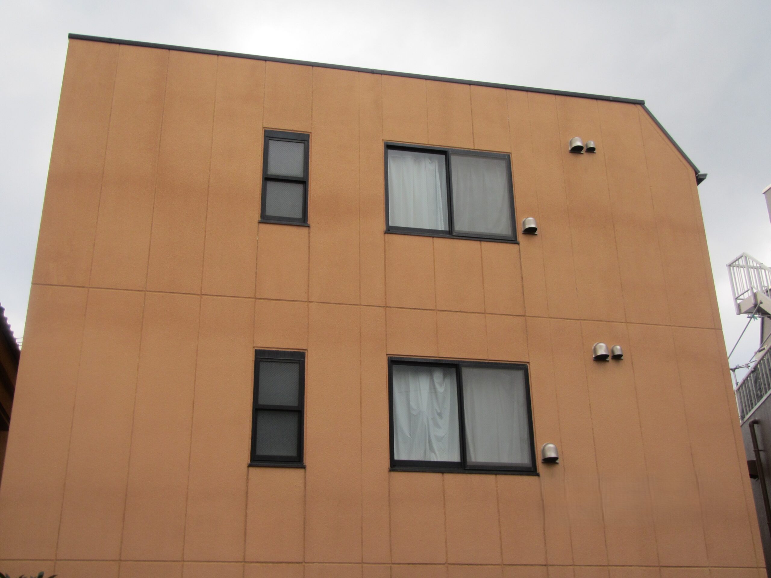 屋根・外装塗装（アドヴァンス栄町） Before